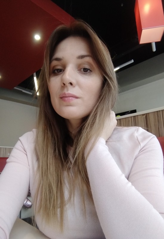 Alexandra • 42 • Russie