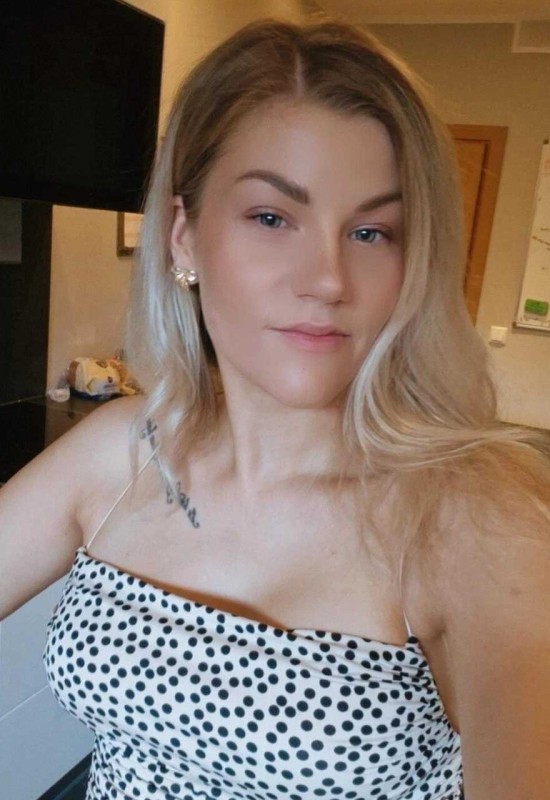 Leila • 31 • Estonia