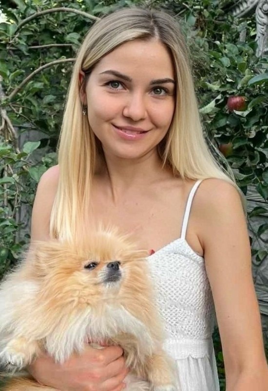 Alina • 35 • Ukraine