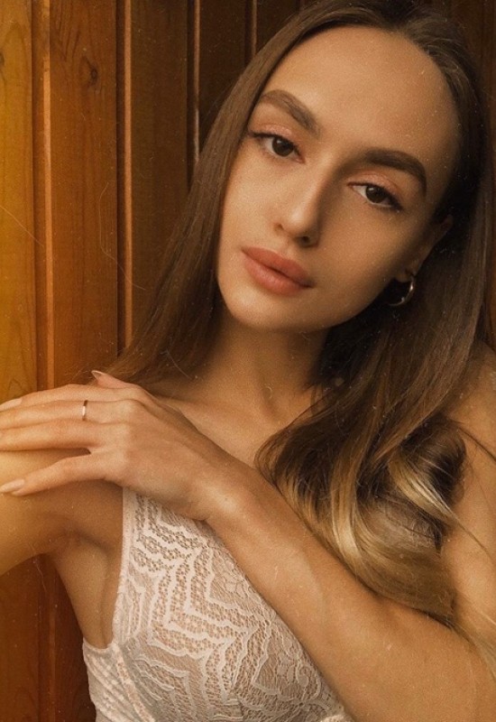 Elena • 23 • Russia