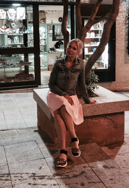 Svetlana • 46 • Russia