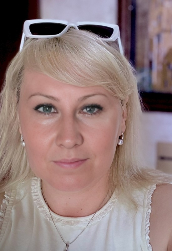 Christina • 48 • Росія