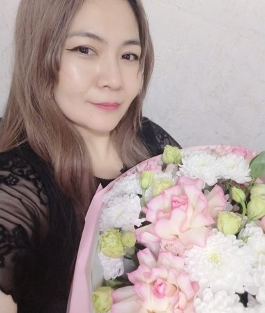 Kuralay, 33