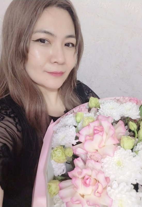 Kuralay • 33 • Kazakhstan