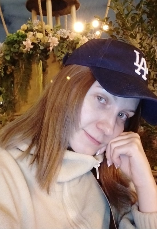 Ekaterina • 35 • Russia