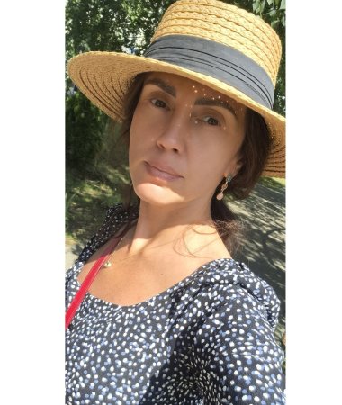 Olga, 43