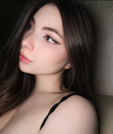Yulia, 23