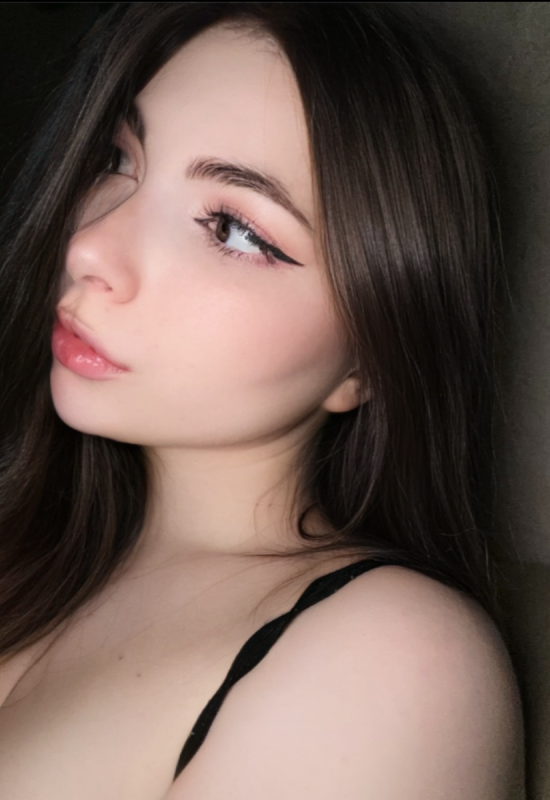 Yulia • 23 • Russie