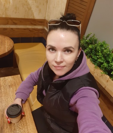 Sacha, 39