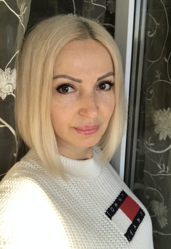 Anna • 45 • Росія