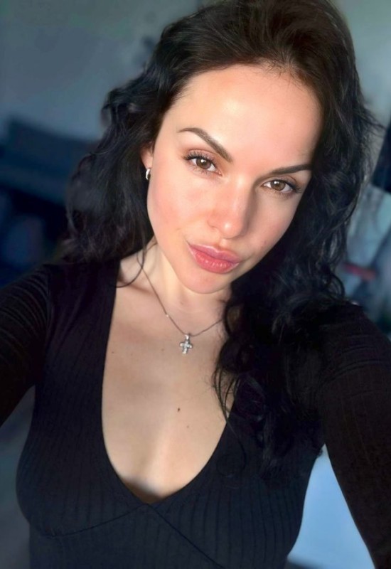 Iryna • 35 • Germany