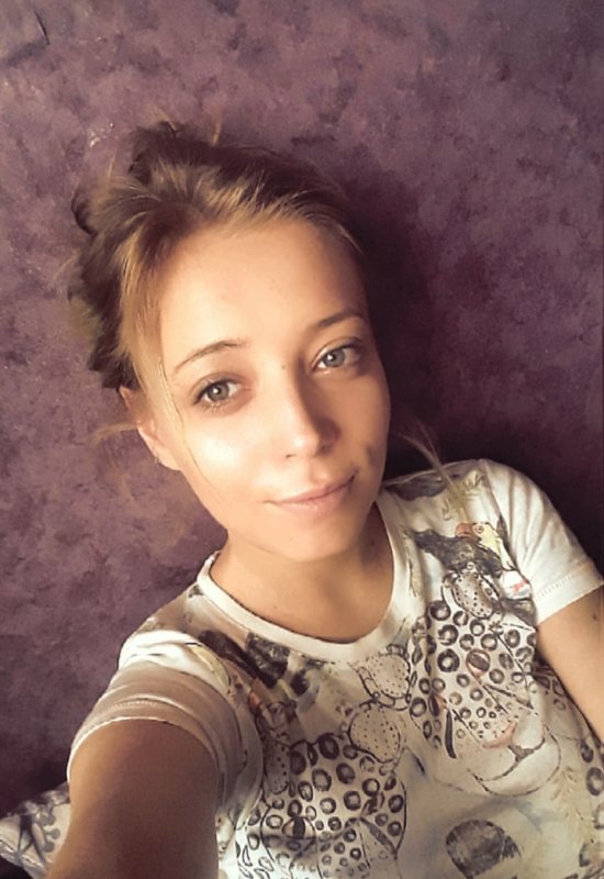 Karina • 31 • France