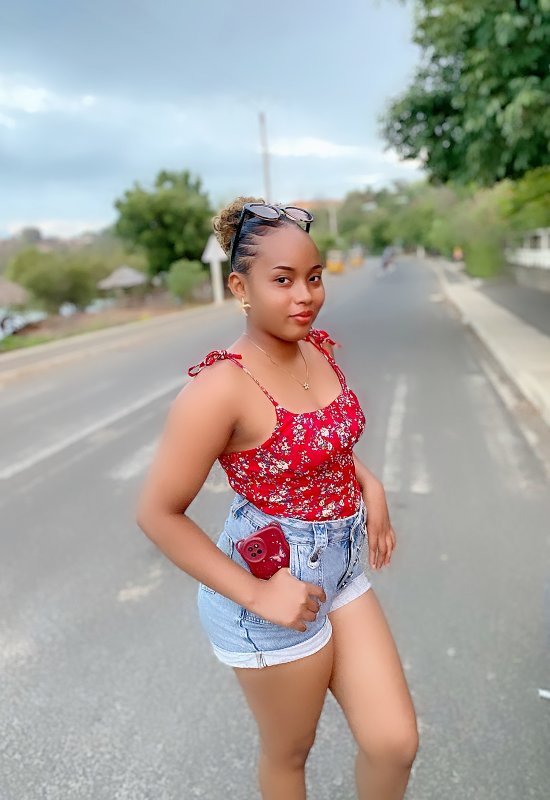 Ornella • 24 • Madagascar