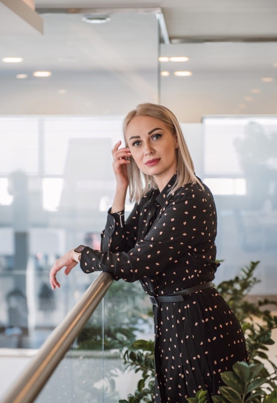 Ekaterina • 41 • Russie