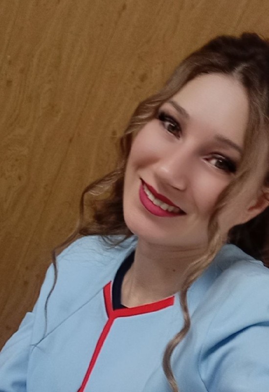 Alena • 32 • Russia