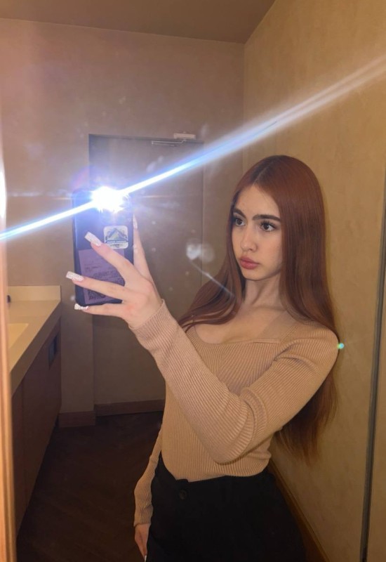 Alisa • 25 • Russie