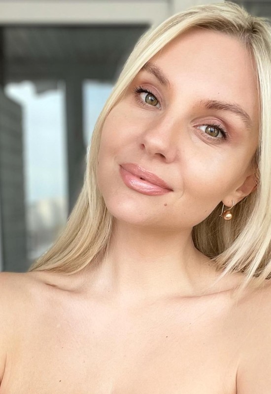 Alina • 40 • Україна