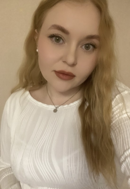 Lada • 27 • Russia