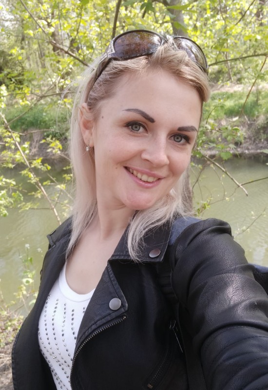 Elena • 39 • Украина