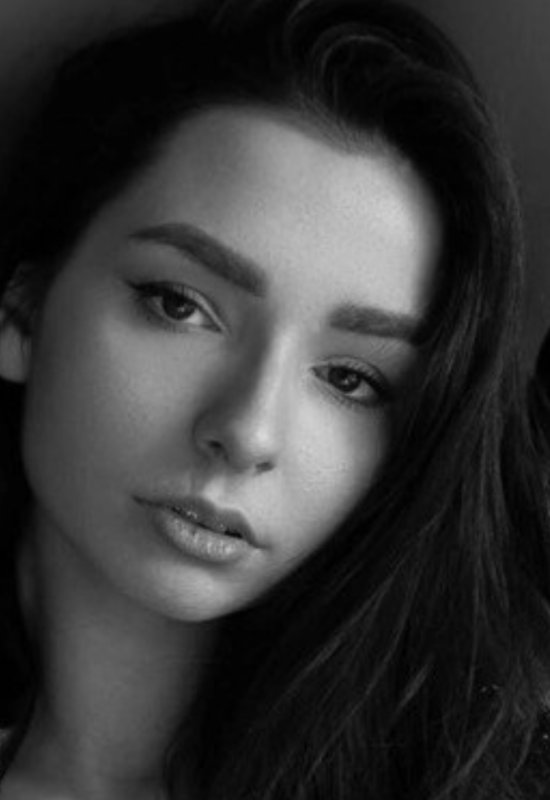 Elena • 28 • Russia