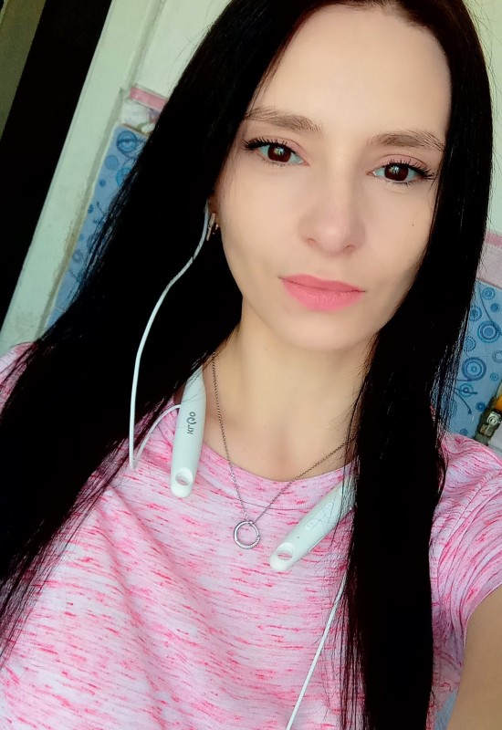 Nina • 30 • Ukraine