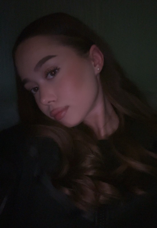 Eva • 22 • Russie