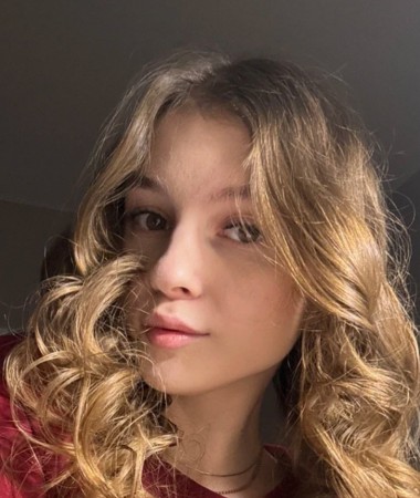 Arina, 25
