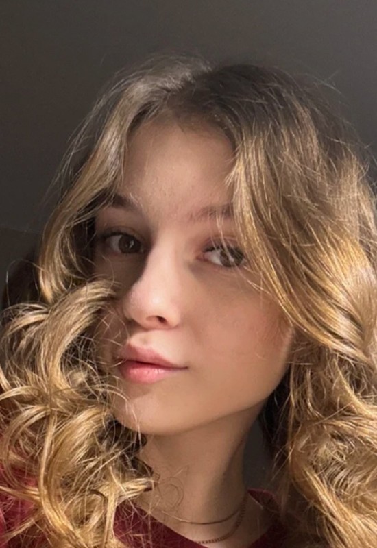 Arina • 25 • Россия