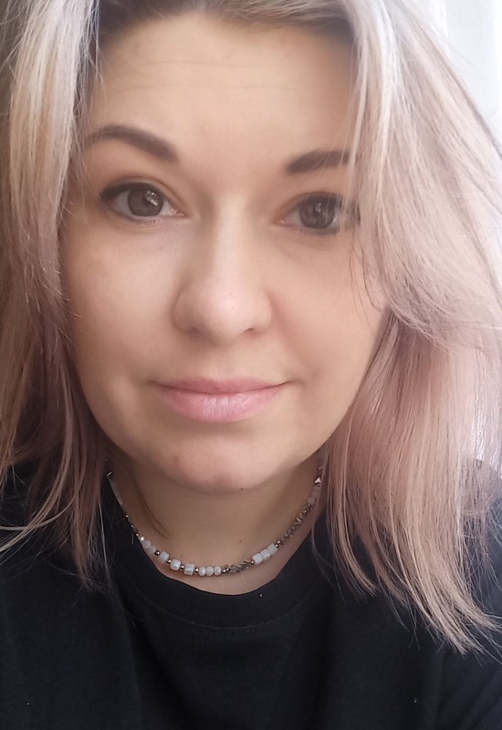 Natalia • 38 • Russie