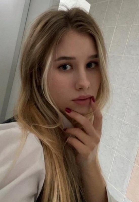 Alina • 27 • Russia