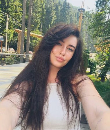 Anna, 29