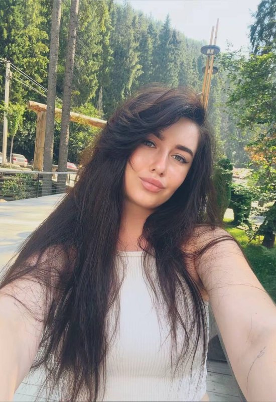 Anna • 29 • Russie