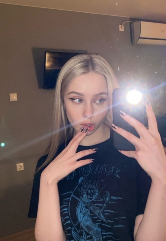 Lada • 25 • Russie