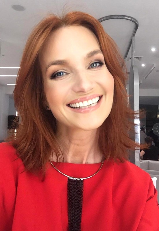 Elena • 52 • Білорусь