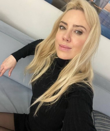 Alya, 39