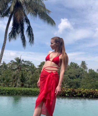Diana, 35