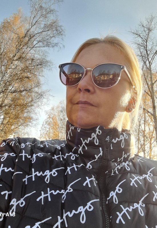 Elena • 46 • Russia