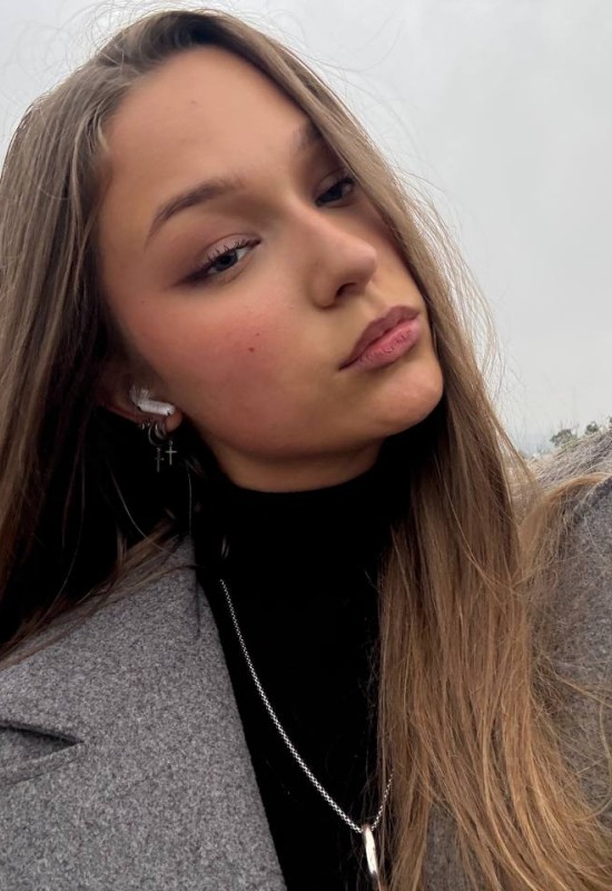 Daria • 26 • Ukraine 🇺🇦
