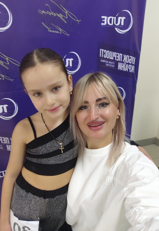 Anna • 33 • Ukraine