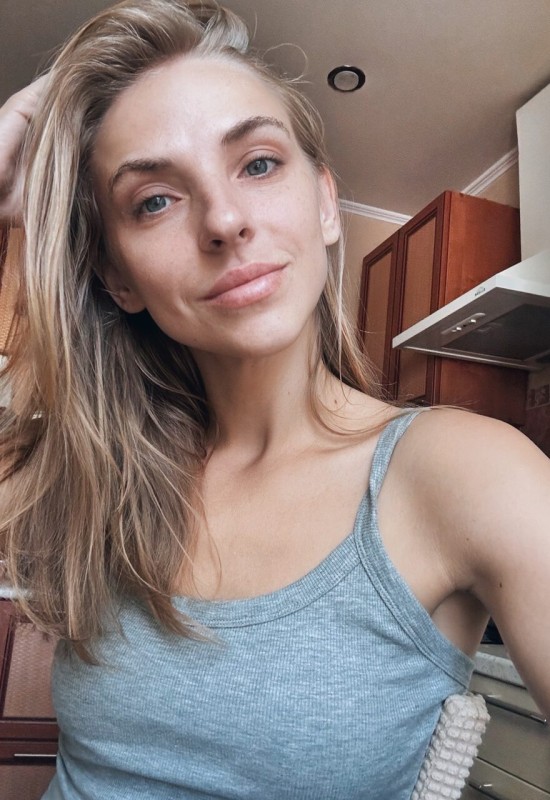 Alina • 32 • Thaïlande