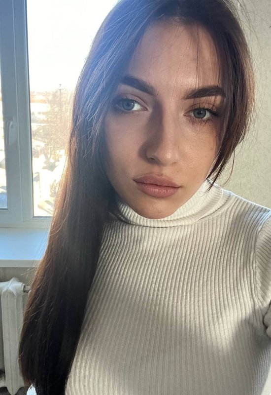Julia • 29 • Espagne