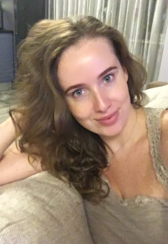 Oksana • 39 • Ukraine