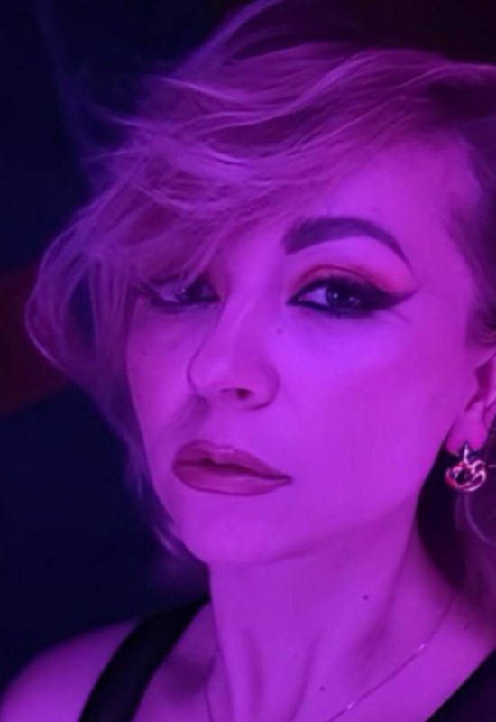 Alina • 37 • Україна