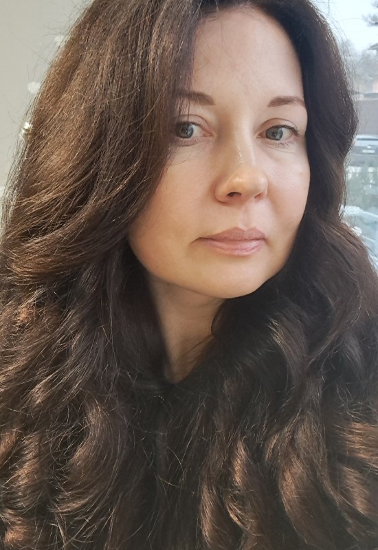 Olga • 43 • France