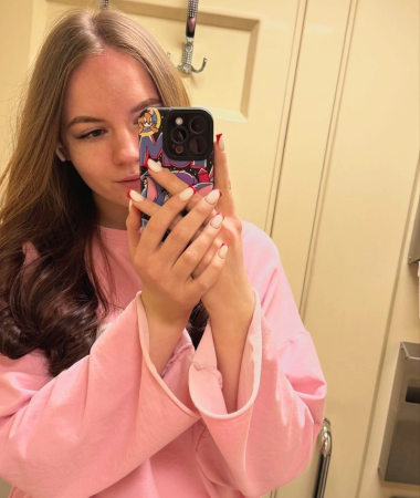 Kira, 21