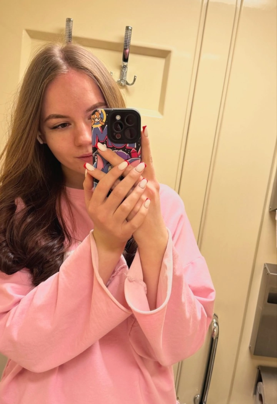 Kira • 21 • Росія