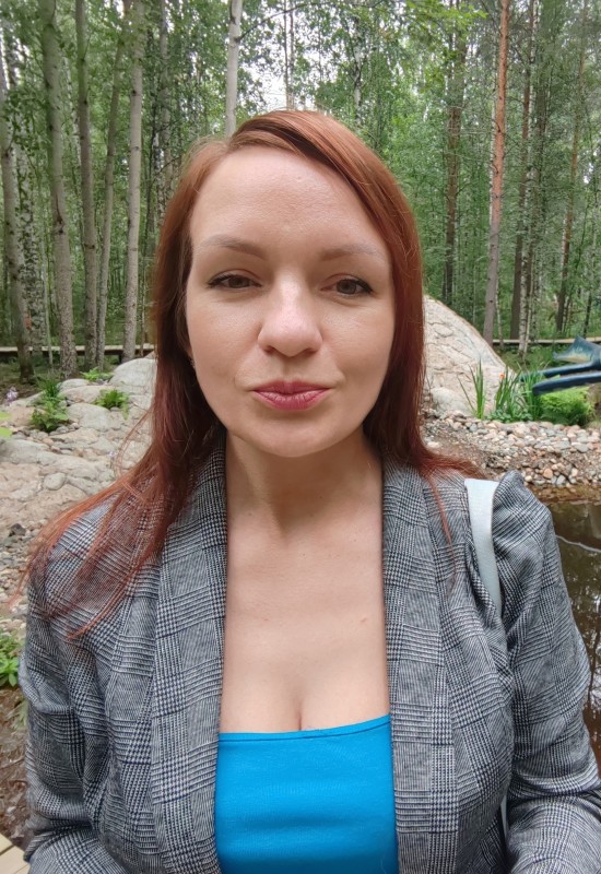 Anna • 43 • Russia