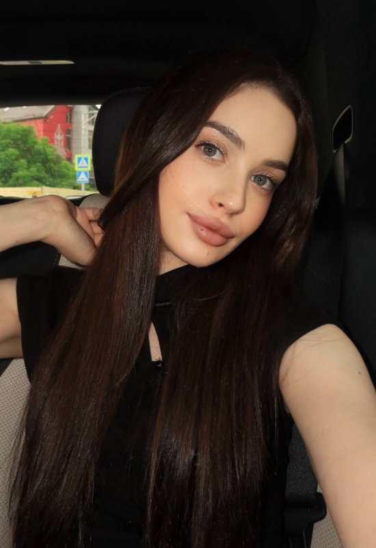 Kristina • 25 • Hungary