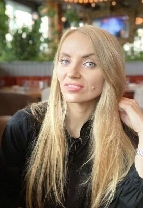Alena • 37 • Russia