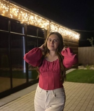 Elena, 39